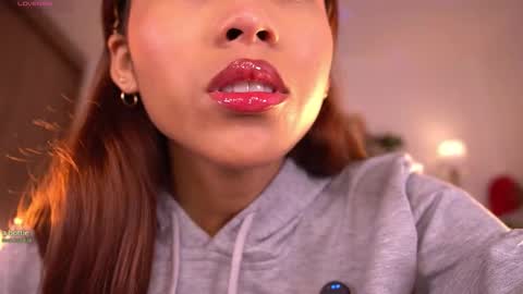 violeth___ online show from 12.19.25