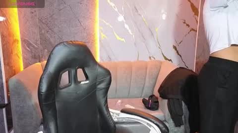 violeth_b online show from 10.21.25