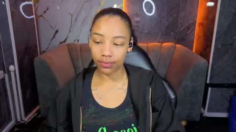 violeth_b online show from 11.11.25