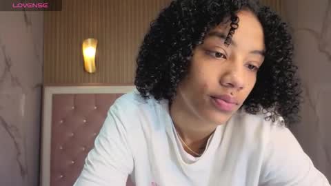 violeth_b online show from 12.16.25