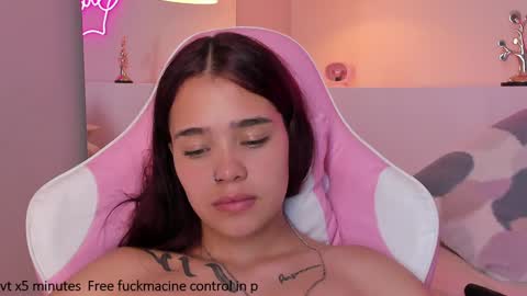 Violeth Hill online show from 01.15.25