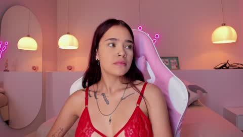 Violeth Hill online show from 01.15.25