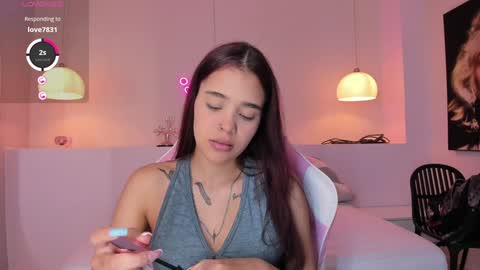 Violeth Hill online show from 01.27.25