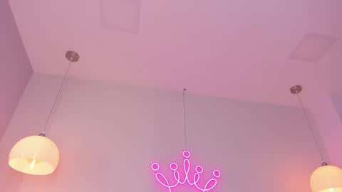 Violeth Hill online show from 02.04.25