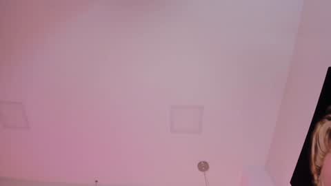 Violeth Hill online show from 02.07.25