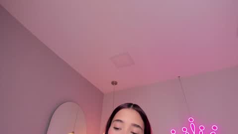 Violeth Hill online show from 02.07.25