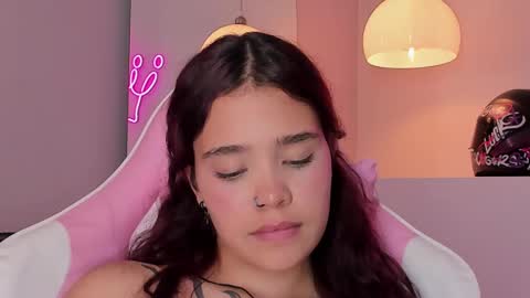 Violeth Hill online show from 02.26.25