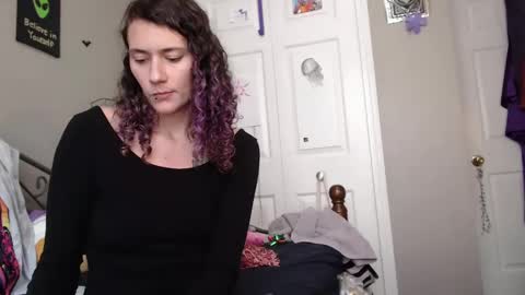 Violet Hooper online show from 01.23.25