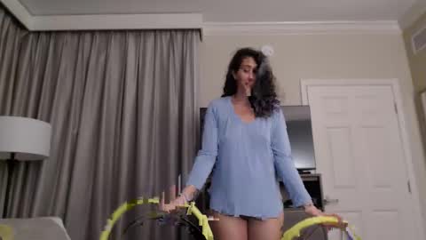 Violet Hooper online show from 01.16.26