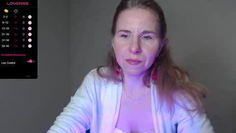 Snapshot of violetplath chatting on 12.29.24 Violet  next stream December 6 online show from 12.29.24