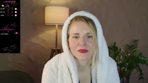 Snapshot of violetplath chatting on 03.09.25 Violet  next stream December 6 online show from 03.09.25