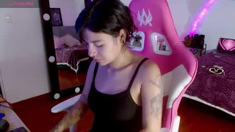 Snapshot of violetqs chatting on 09.21.25 online show from 09.21.25