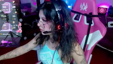 Snapshot of violetqs chatting on 10.20.25 online show from 10.20.25