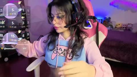 Snapshot of violetqs chatting on 11.28.25 online show from 11.28.25