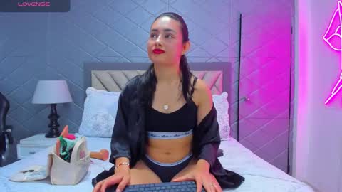 Violet Rousse online show from 10.29.25