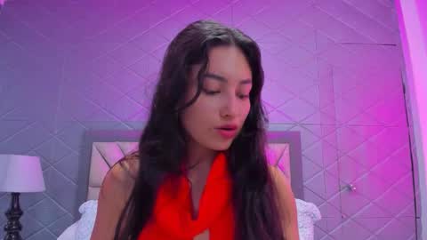 Snapshot of violetrousse chatting on 12.18.25 Violet Rousse online show from 12.18.25