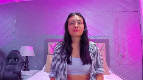 Snapshot of violetrousse chatting on 12.19.25 Violet Rousse online show from 12.19.25