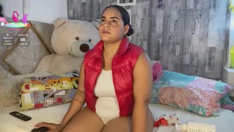 Snapshot of violetroussee chatting on 10.26.25 violetroussee online show from 10.26.25