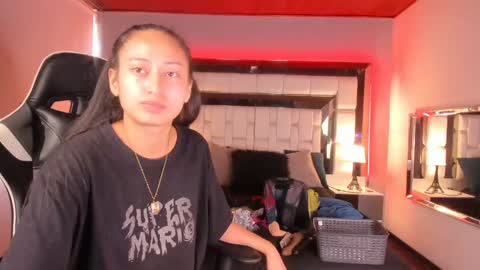 Snapshot of violetskinny chatting on 01.13.25 violetskinny online show from 01.13.25