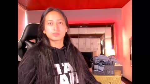 Snapshot of violetskinny chatting on 01.19.25 violetskinny online show from 01.19.25