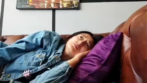 Snapshot of violetskinny chatting on 01.21.25 violetskinny online show from 01.21.25