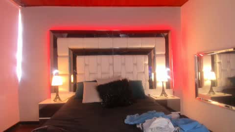 Snapshot of violetskinny chatting on 01.30.25 violetskinny online show from 01.30.25