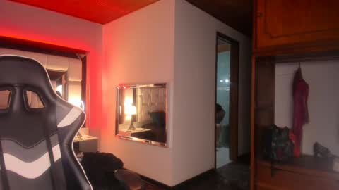 Snapshot of violetskinny chatting on 01.31.25 violetskinny online show from 01.31.25