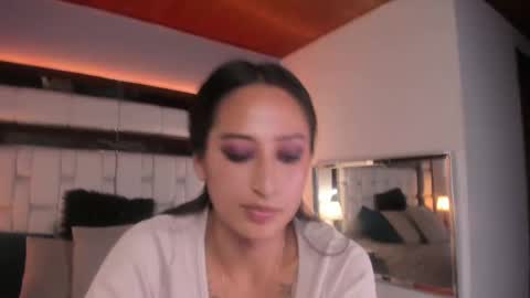 Snapshot of violetskinny chatting on 01.31.25 violetskinny online show from 01.31.25