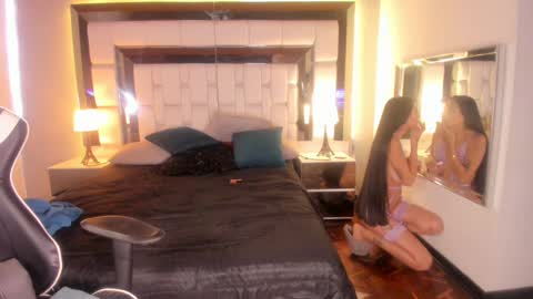 Snapshot of violetskinny chatting on 02.03.25 violetskinny online show from 02.03.25