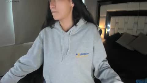 Snapshot of violetskinny chatting on 09.17.25 violetskinny online show from 09.17.25