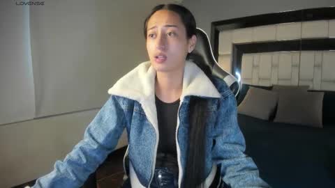 Snapshot of violetskinny chatting on 10.11.25 violetskinny online show from 10.11.25