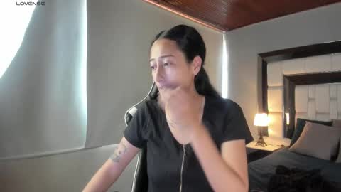 Snapshot of violetskinny chatting on 10.12.25 violetskinny online show from 10.12.25