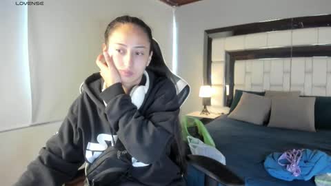 Snapshot of violetskinny chatting on 10.13.25 violetskinny online show from 10.13.25