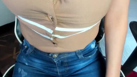 Snapshot of violetskinny chatting on 11.26.25 violetskinny online show from 11.26.25