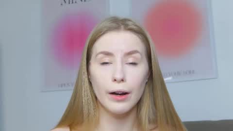 Snapshot of violetswone chatting on 02.06.26 VioletSwone online show from 02.06.26