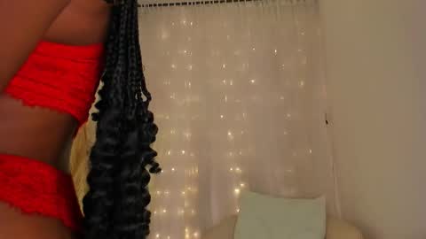 Snapshot of violett23_ chatting on 11.22.25 violett23_ online show from 11.22.25