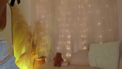 Snapshot of violett23_ chatting on 11.27.25 violett23_ online show from 11.27.25