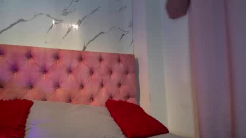 violett  rousee online show from 12.17.25