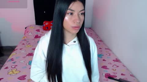 Snapshot of violett_flowers chatting on 09.08.25 violeta  online show from 09.08.25