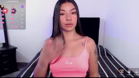Snapshot of violett_flowers chatting on 09.25.25 violeta  online show from 09.25.25