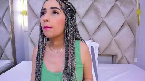 Violett  online show from 12.22.25