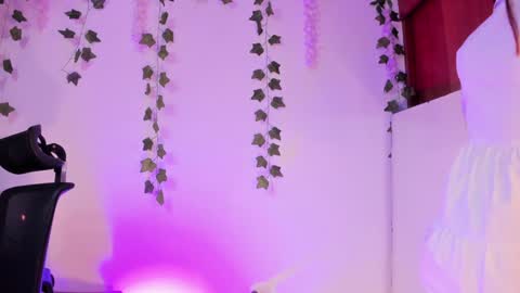 Snapshot of violett_red chatting on 02.07.25 Violeta online show from 02.07.25