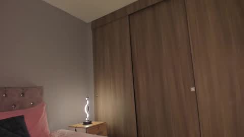 violetta independent model online show from 03.11.25