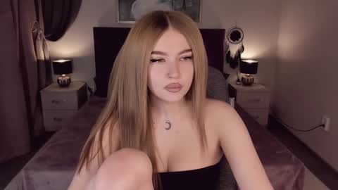 ViolettaOtis online show from 01.22.25