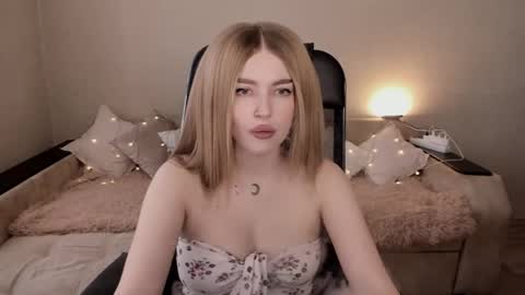 ViolettaOtis online show from 02.17.25