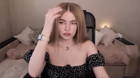 ViolettaOtis online show from 03.10.25