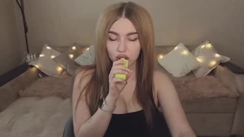 ViolettaOtis online show from 09.22.25