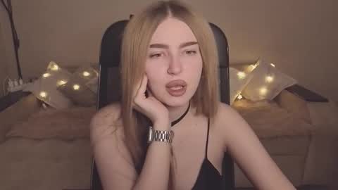 ViolettaOtis online show from 11.28.25