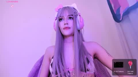 Snapshot of violettbones chatting on 12.18.24 Violett online show from 12.18.24