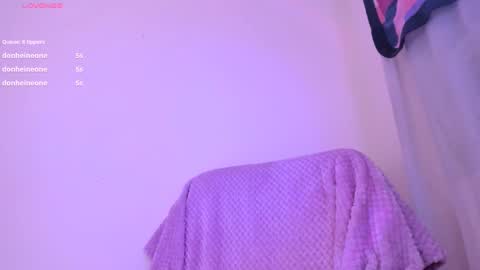 Snapshot of violettbones chatting on 12.18.24 Violett online show from 12.18.24